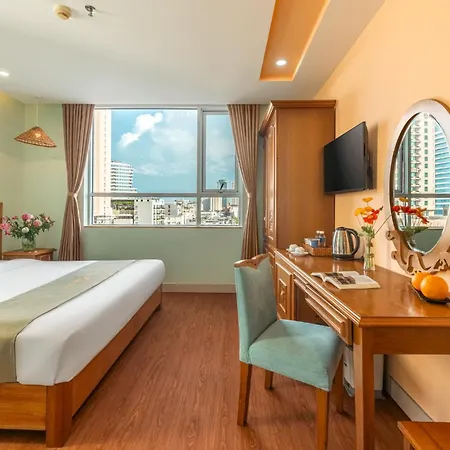 Royal Family Hotel-2